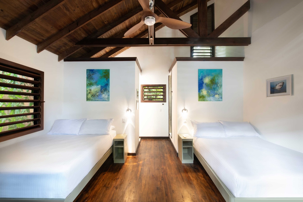 Puerta Azul - Double Seaview Suite Interior - Roatan Boutique Hotel