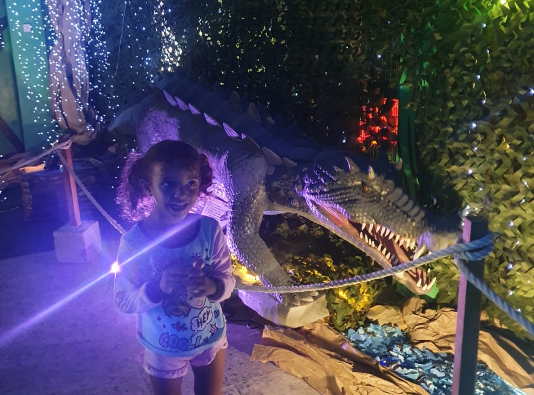 Roatan Honduras Family Activities - Jurassic Giants Roatan - Puerta Azul Boutique Hotel