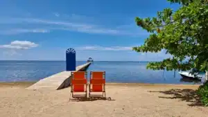 Flying To Roatan Airport - Puerta Azul Roatan Beachfront Hotel